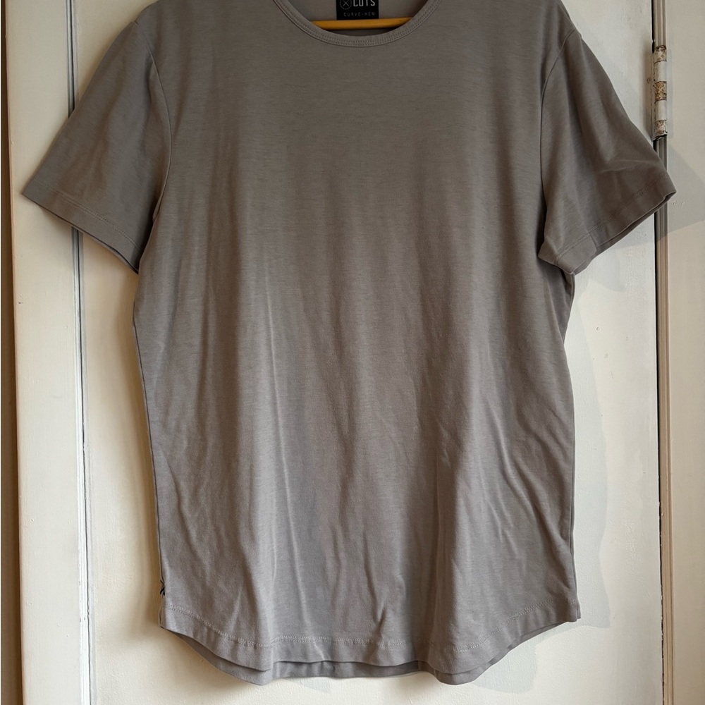 CUTS CURVE-HEM Men’s Gray t-shirt, size Large